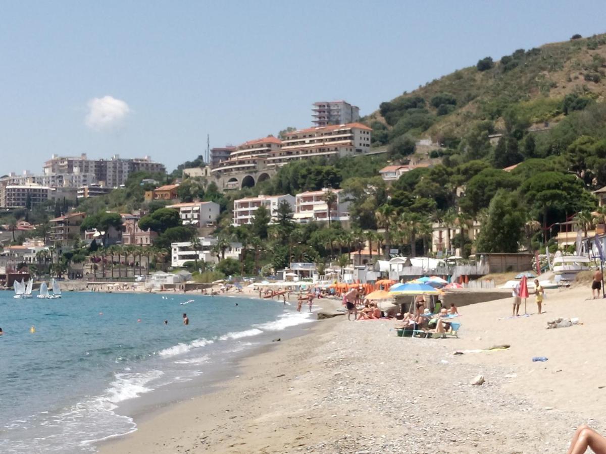 Вилла Casa Vacanza Mamma Maria Мессина Экстерьер фото